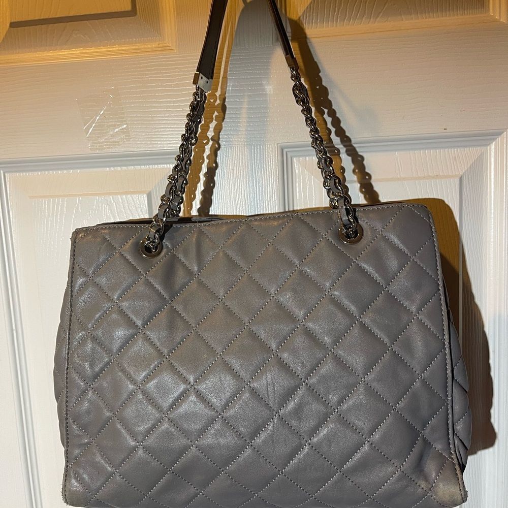 Michael Kors soft leather gray quilted shoulder bag silver tone chain straps. - Picture 2 of 16